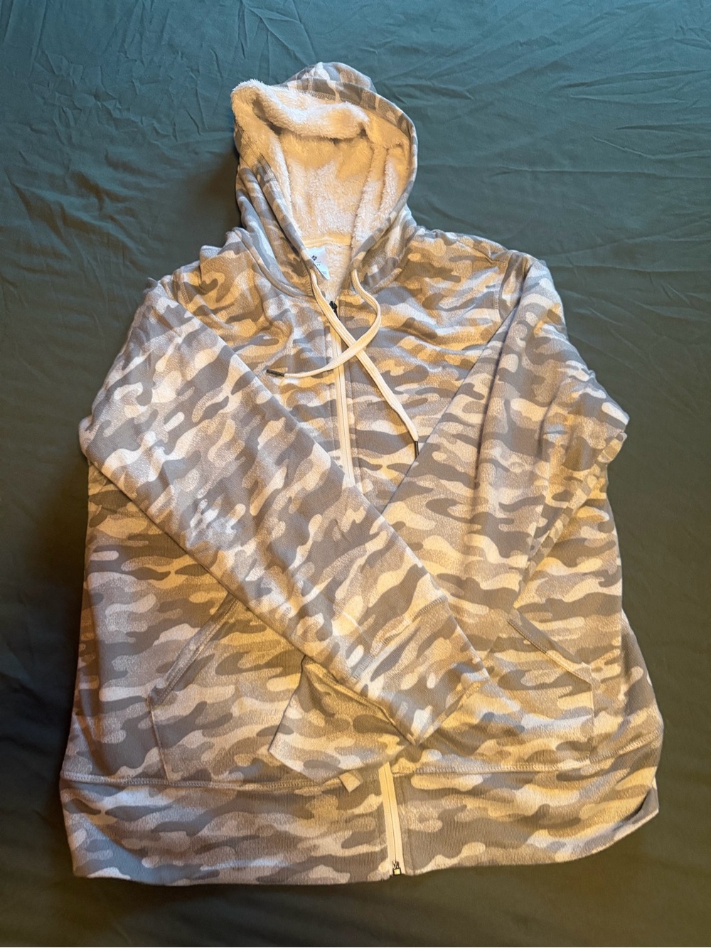 Women's Artic Camo Zip-Up Fleece Lined 2 piece Jogger Set
